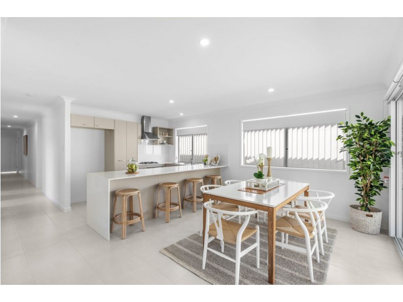 69 Hutton Aveue, Wynnum QLD 4178