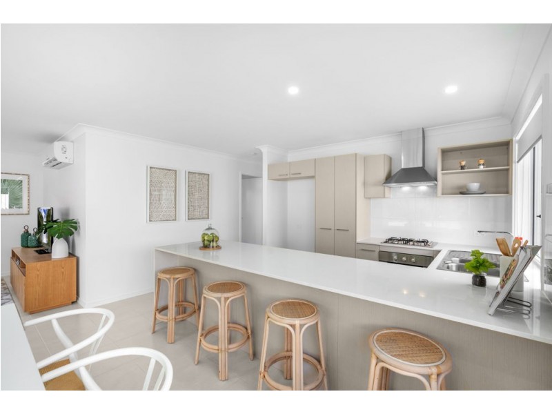 69 Hutton Aveue, Wynnum QLD 4178