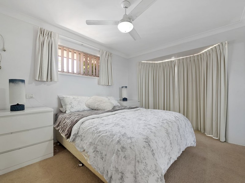 16 Brett Place, Wynnum West QLD 4178