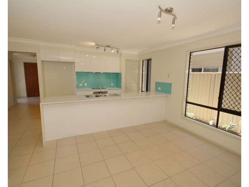 18 McCurley Street, Wynnum West QLD 4178