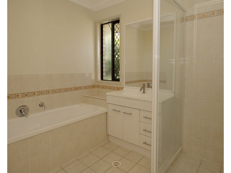 18 McCurley Street, Wynnum West QLD 4178