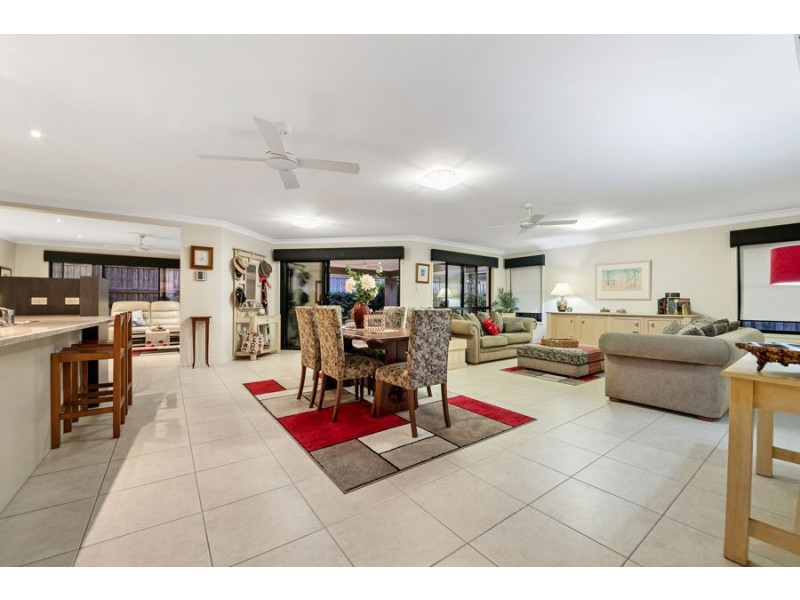 1 Nursery Place, Wakerley QLD 4154
