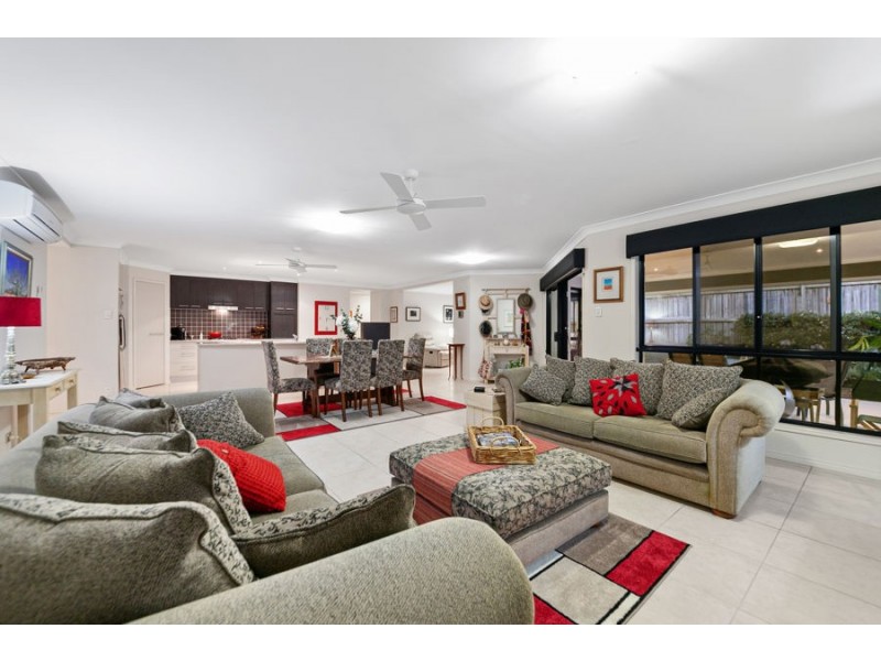 1 Nursery Place, Wakerley QLD 4154