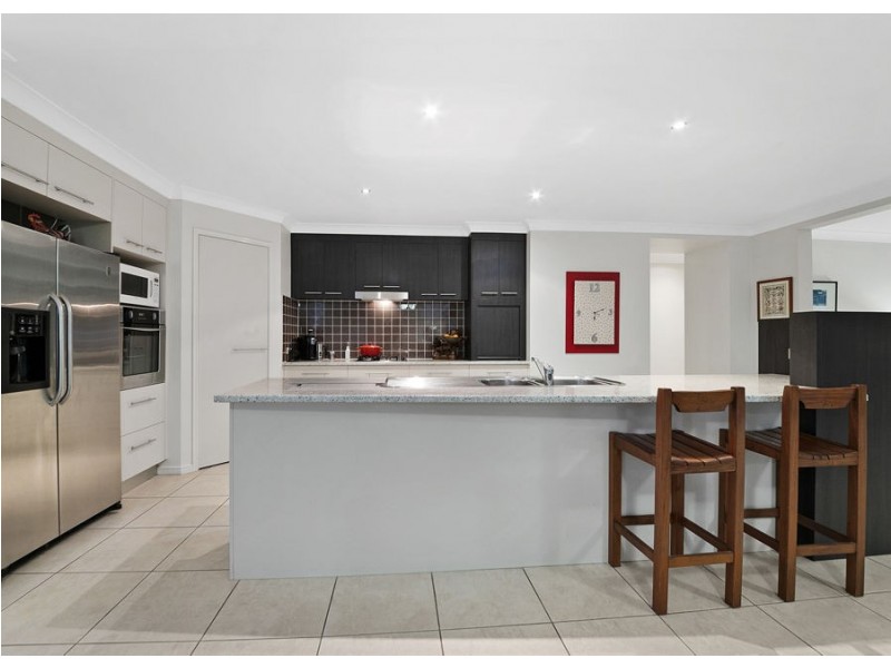 1 Nursery Place, Wakerley QLD 4154