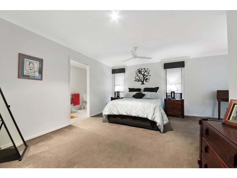 1 Nursery Place, Wakerley QLD 4154