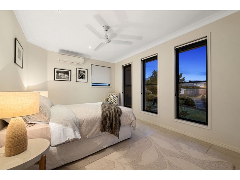 1 Nursery Place, Wakerley QLD 4154