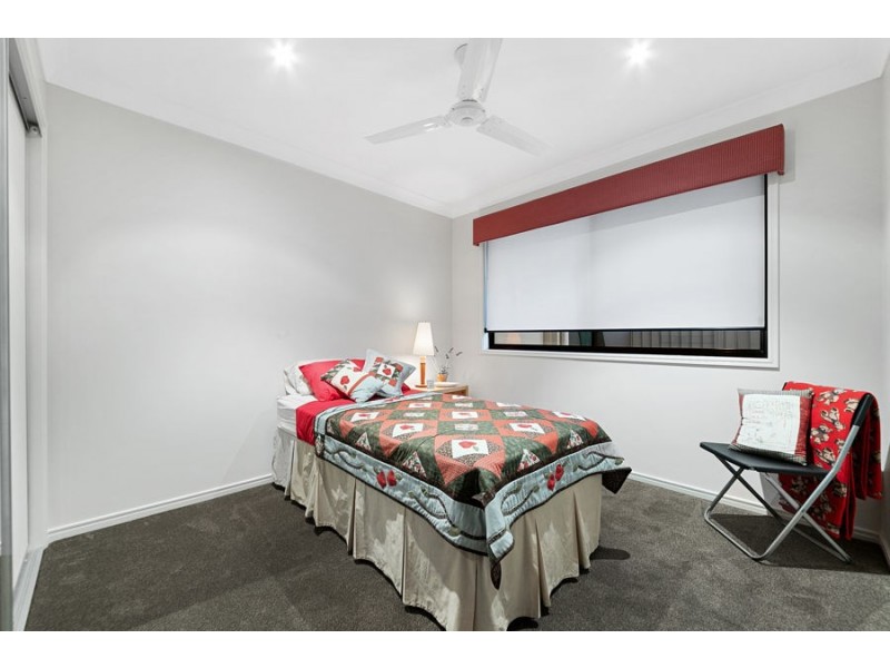 1 Nursery Place, Wakerley QLD 4154