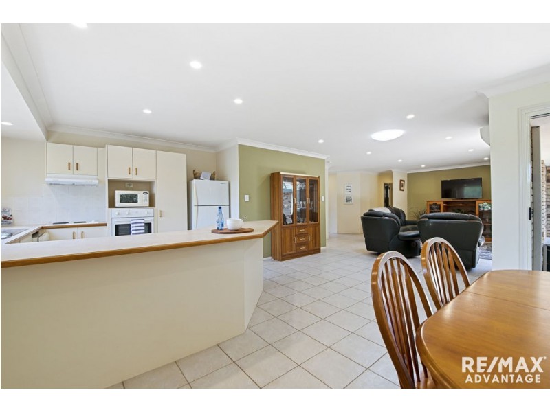 10 Mitchell Place, Belmont QLD 4153
