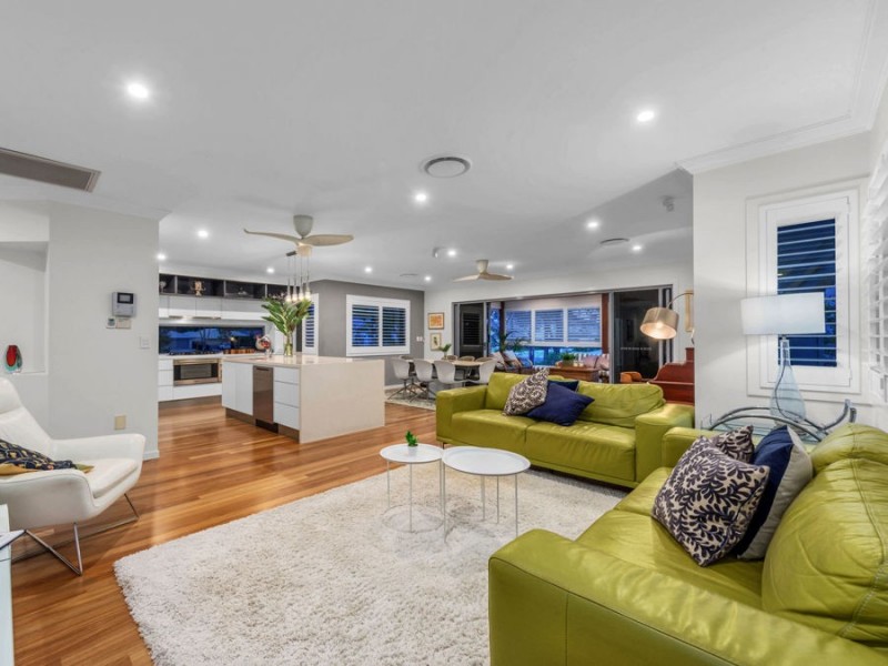 14 Feathertail Pl, Gumdale QLD 4154