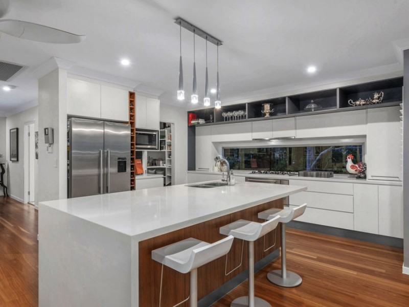 14 Feathertail Pl, Gumdale QLD 4154