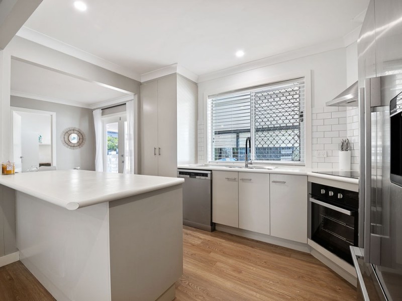 10 Gaywood St, Wynnum West QLD 4178