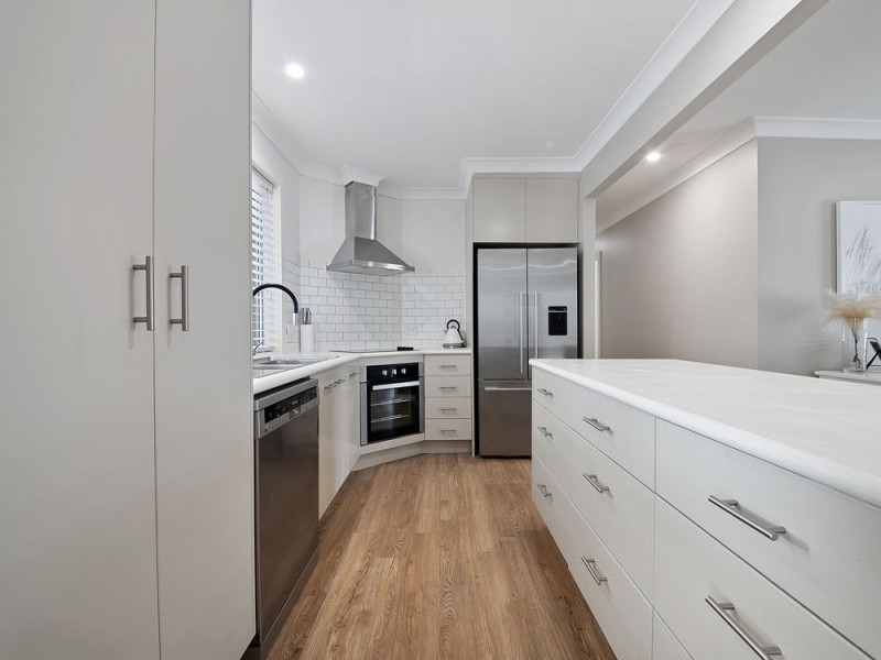 10 Gaywood St, Wynnum West QLD 4178