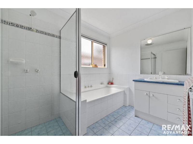 36 Evelyn Rd, Wynnum West QLD 4178