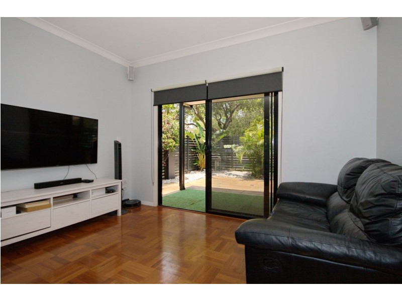 101 Chestnut Street, Wynnum QLD 4178