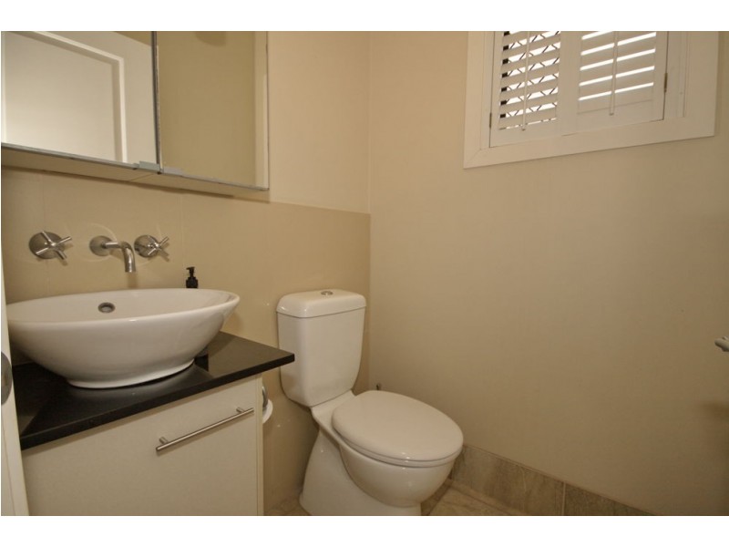 101 Chestnut Street, Wynnum QLD 4178