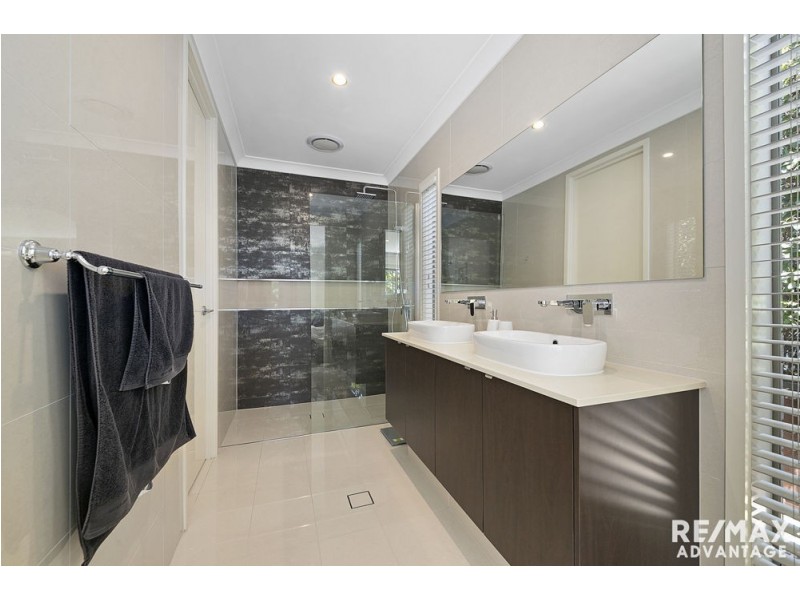 34B DUNCAN STREET, Wynnum West QLD 4178