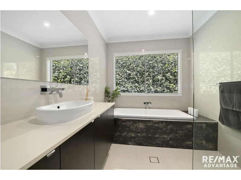 34B DUNCAN STREET, Wynnum West QLD 4178