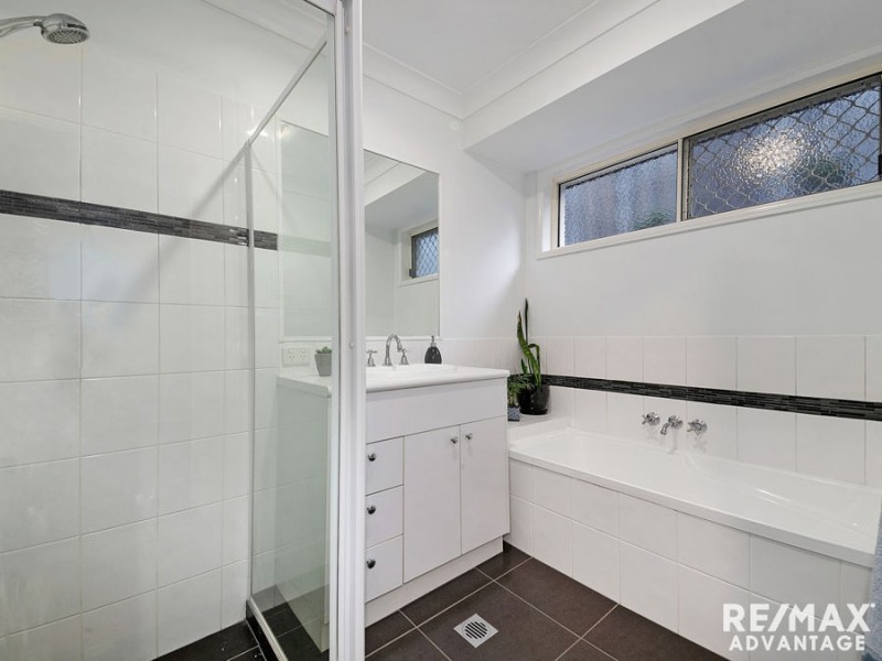 9 Cynthia Place, Wakerley QLD 4154
