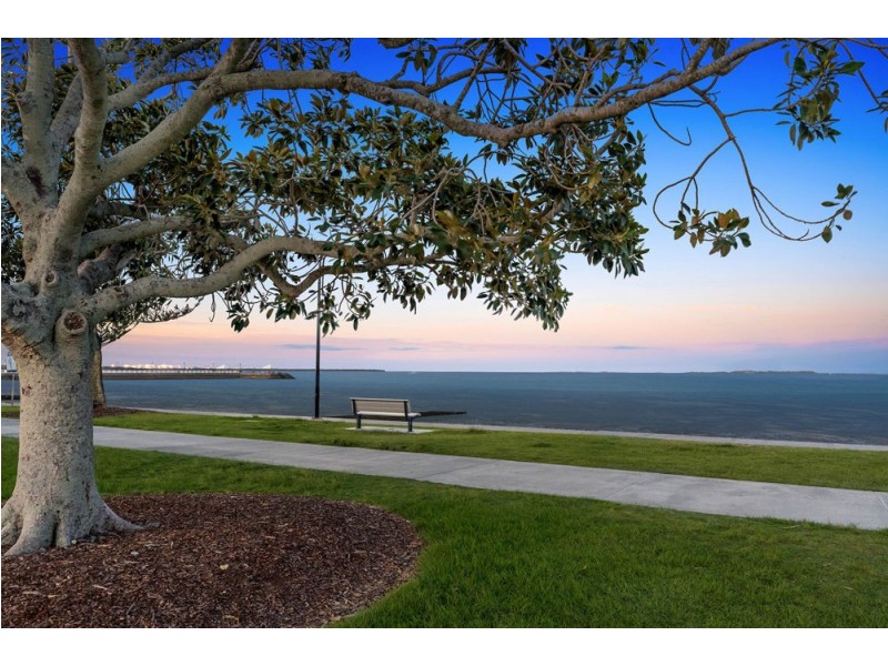 25 Chestnut Street, Wynnum QLD 4178