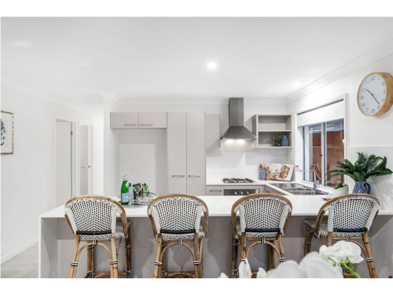 25 Chestnut Street, Wynnum QLD 4178