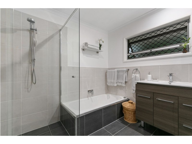 14 Edenderry St, Manly West QLD 4179