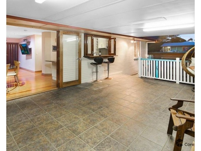 11 Bushing Street, Wynnum West QLD 4178