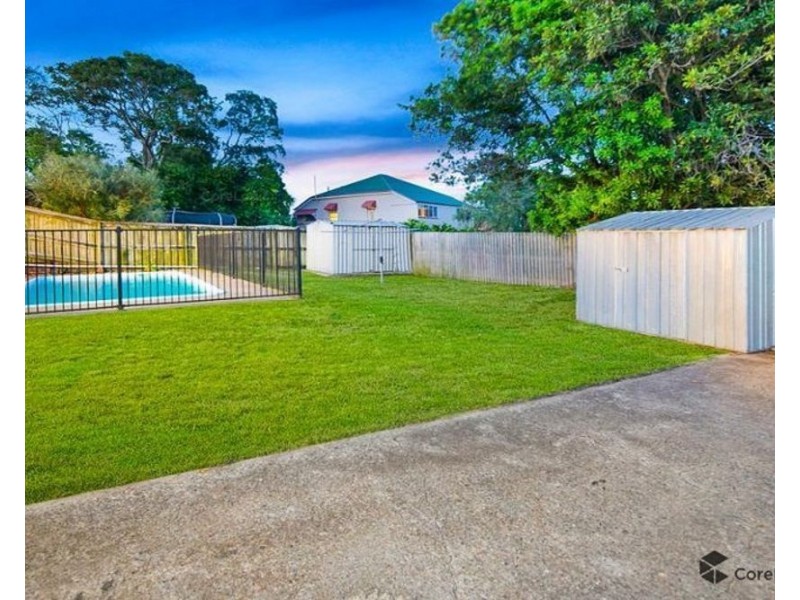 11 Bushing Street, Wynnum West QLD 4178