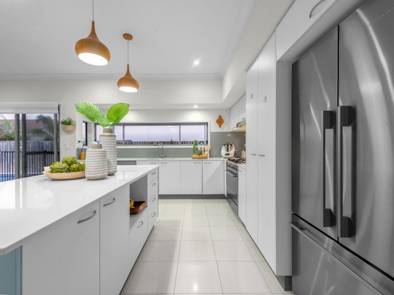 3 Clyde Court, Wakerley QLD 4154