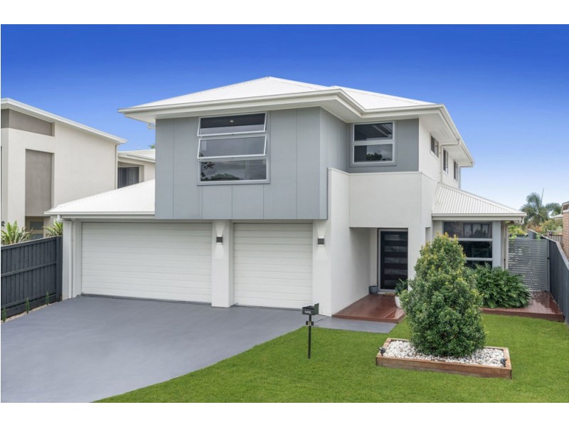 2 Commodore Place, Manly West QLD 4179