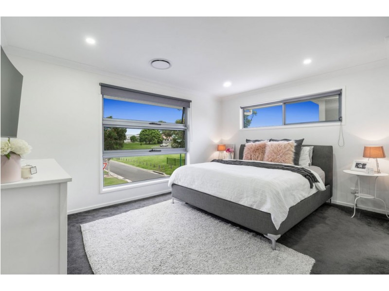 2 Commodore Place, Manly West QLD 4179