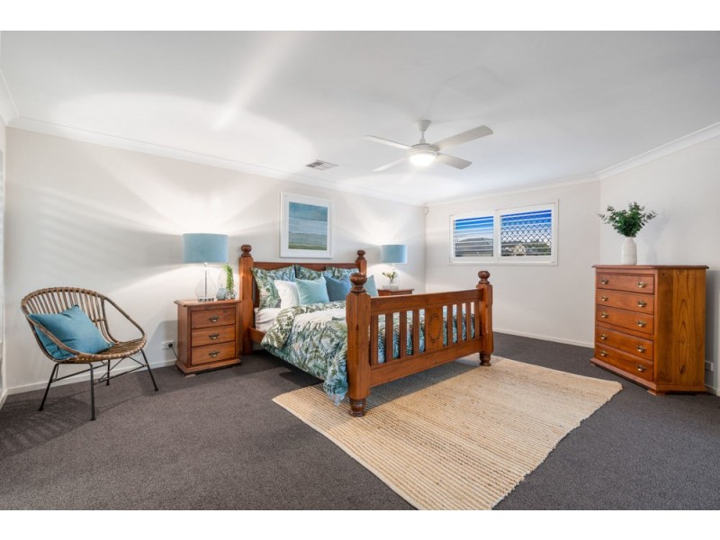 16 Diana Place, Manly West QLD 4179
