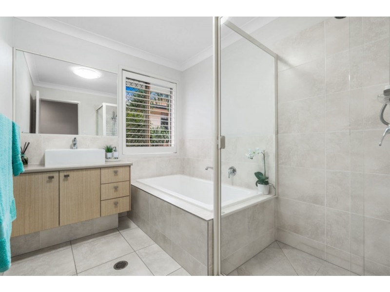 16 Diana Place, Manly West QLD 4179