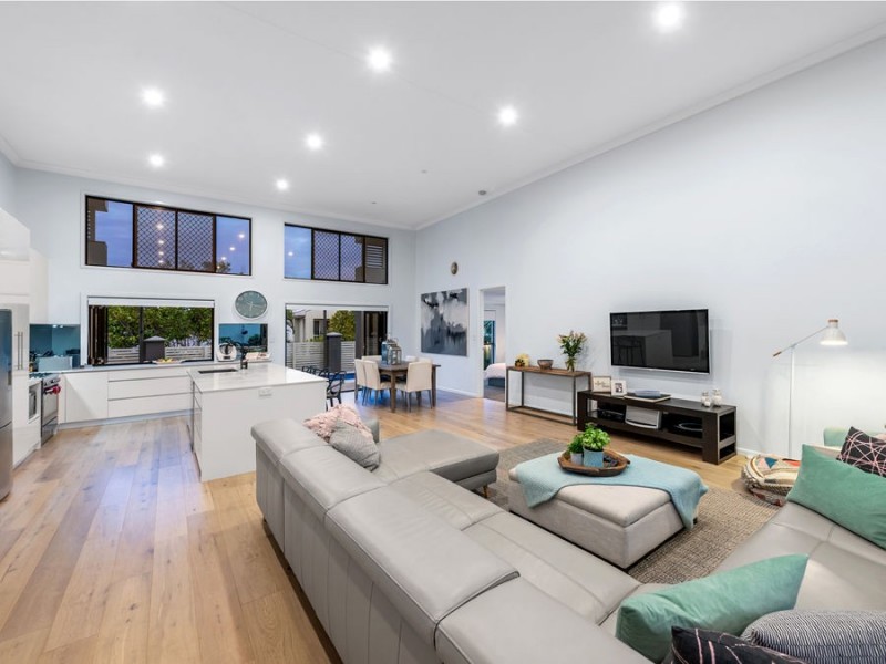 2 Letitia Close, Wakerley QLD 4154