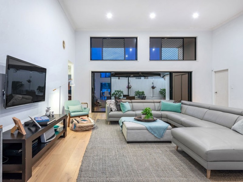 2 Letitia Close, Wakerley QLD 4154