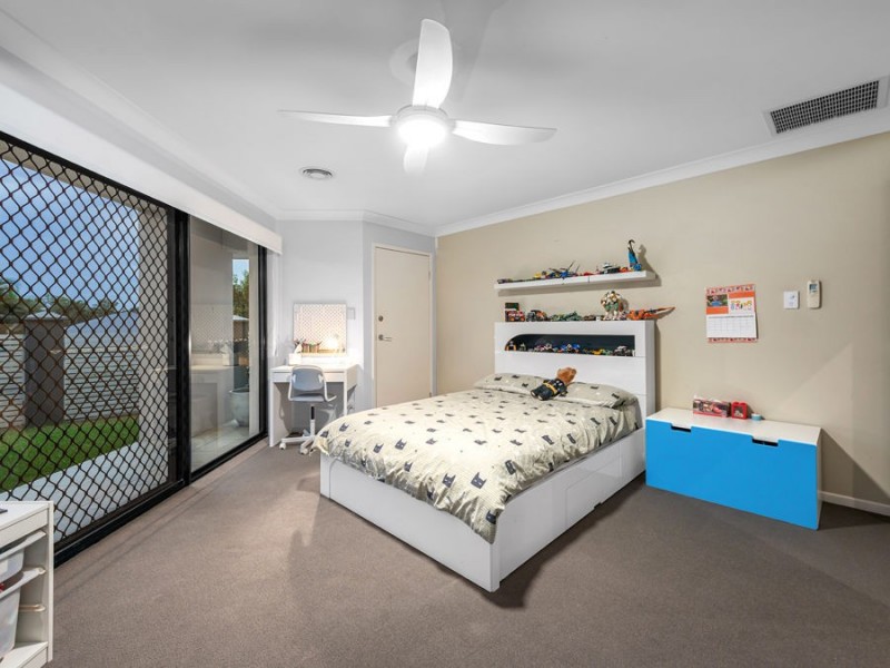 2 Letitia Close, Wakerley QLD 4154