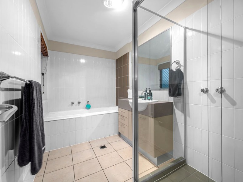 2 Letitia Close, Wakerley QLD 4154