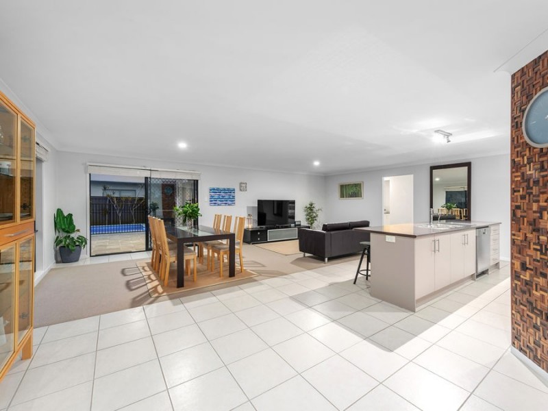 31 Paperbark Place, Wakerley QLD 4154