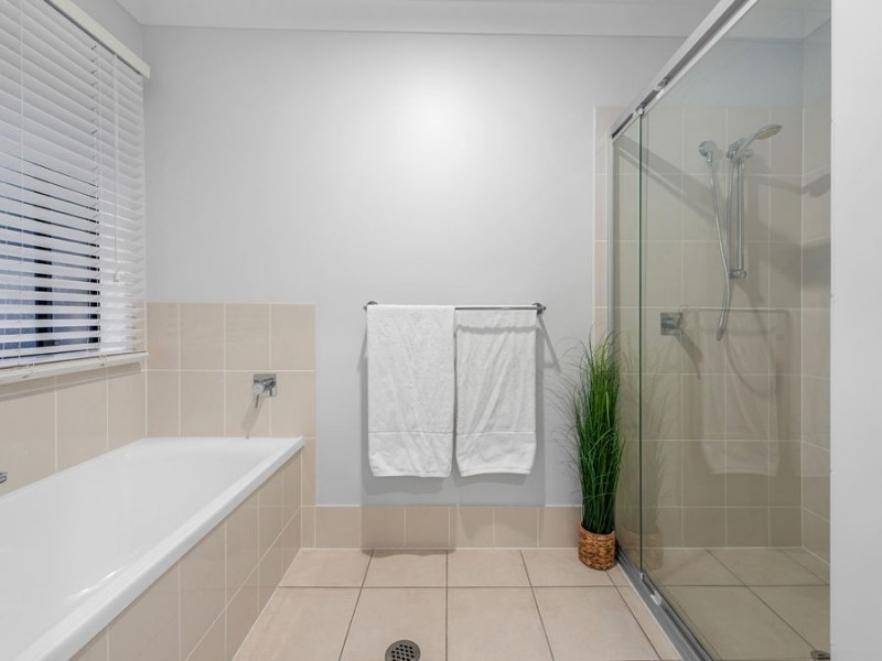 31 Paperbark Place, Wakerley QLD 4154