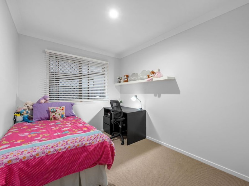 31 Paperbark Place, Wakerley QLD 4154