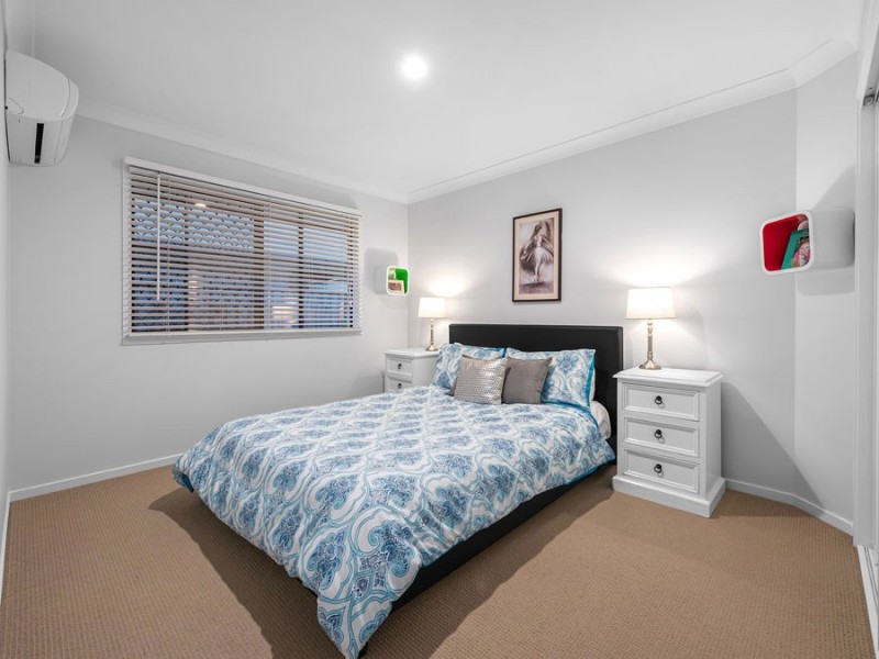 31 Paperbark Place, Wakerley QLD 4154