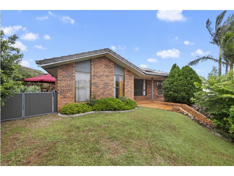 30 Emmett Street, Wynnum West QLD 4178