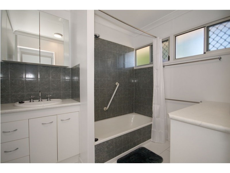 126 Cameron Parade, Wynnum QLD 4178