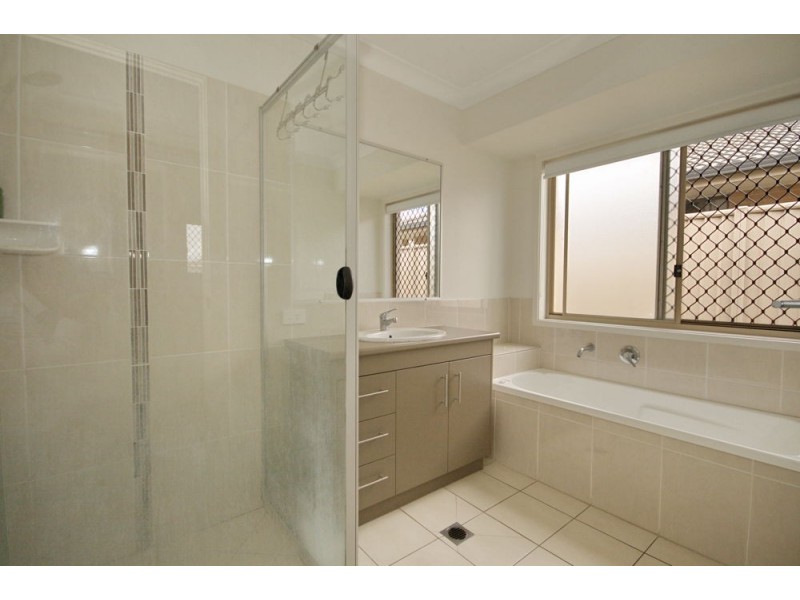 1 Yering Place, Wynnum West QLD 4178