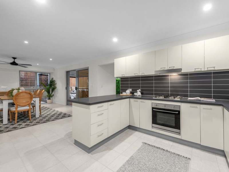 20 Lachlan Drive, Wakerley QLD 4154