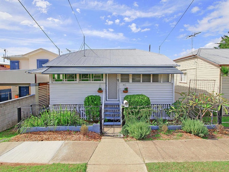 25 Gordon Parade, Manly QLD 4179