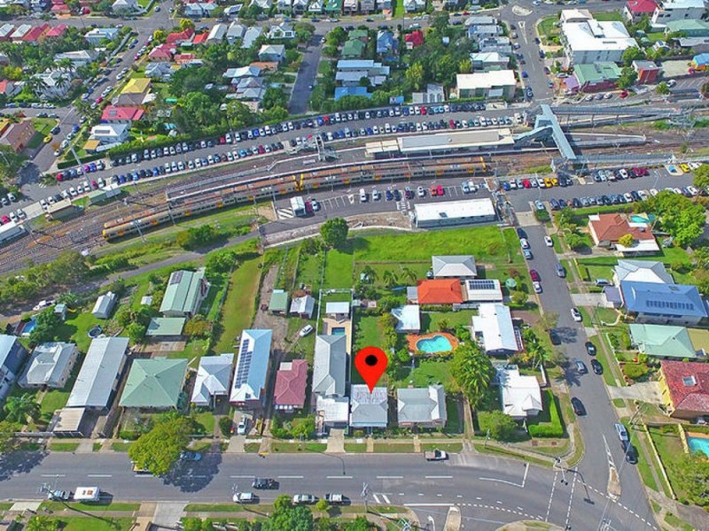 25 Gordon Parade, Manly QLD 4179