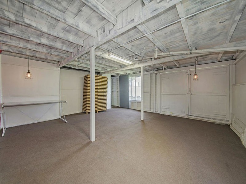 25 Gordon Parade, Manly QLD 4179