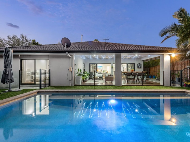 39 Izzies Place, Wakerley QLD 4154