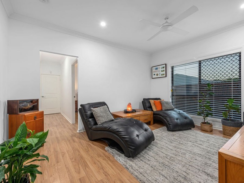39 Izzies Place, Wakerley QLD 4154