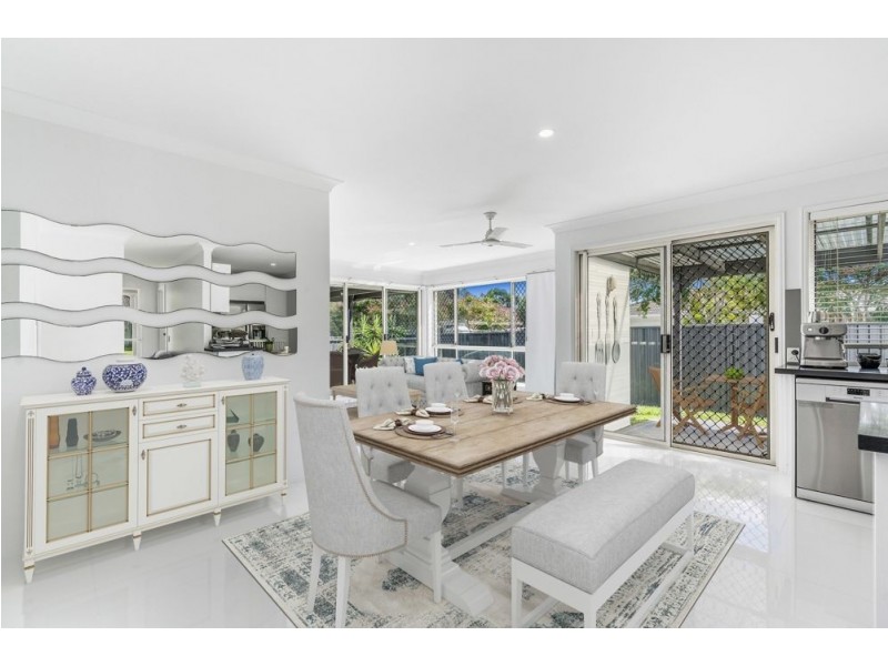 3 Virginia Place, Wynnum West QLD 4178